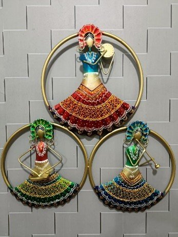 3 CIRCLE DOLL